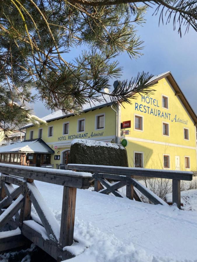 Hotel Admiral リプノ・ナト・ヴルタヴォウ エクステリア 写真