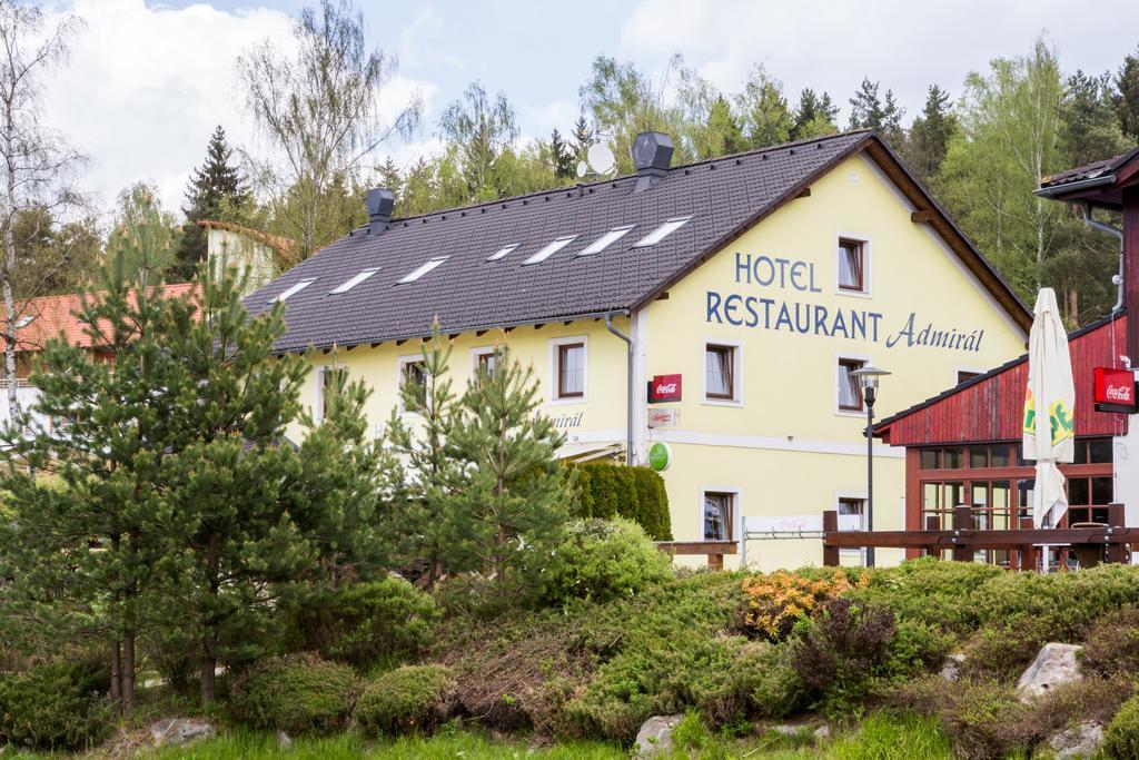 Hotel Admiral リプノ・ナト・ヴルタヴォウ エクステリア 写真