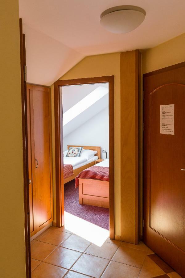 Hotel Admiral リプノ・ナト・ヴルタヴォウ エクステリア 写真