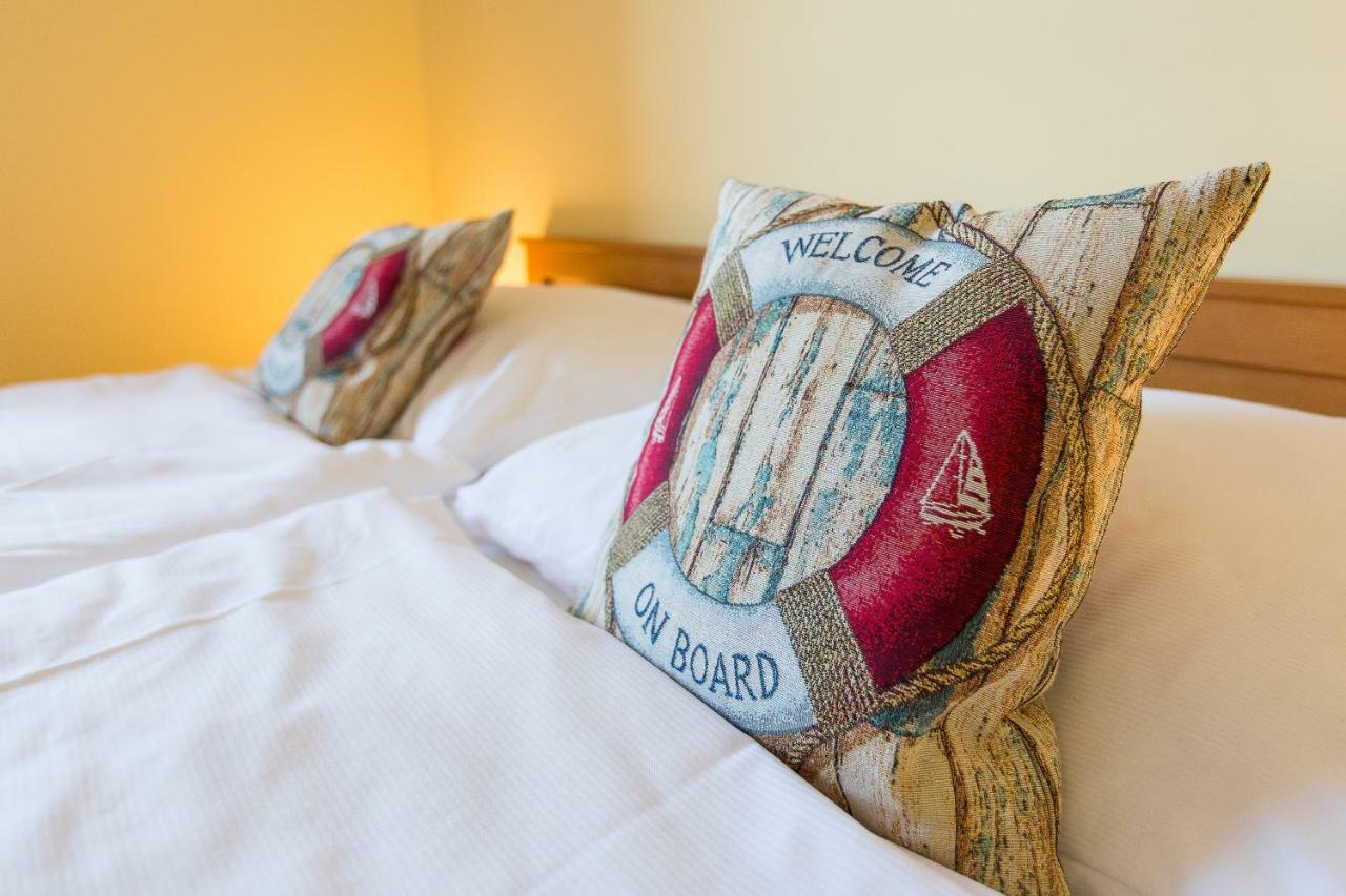 Hotel Admiral リプノ・ナト・ヴルタヴォウ エクステリア 写真
